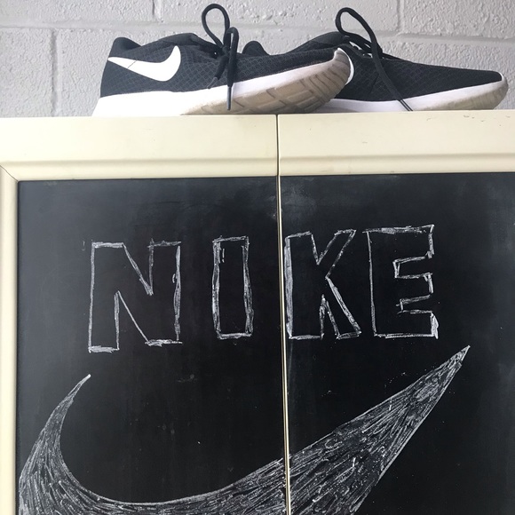 Black w: White swoosh Nike - Picture 2 of 13